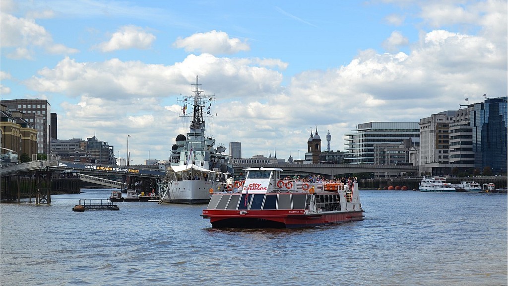 Royal London Tour with River Cruise