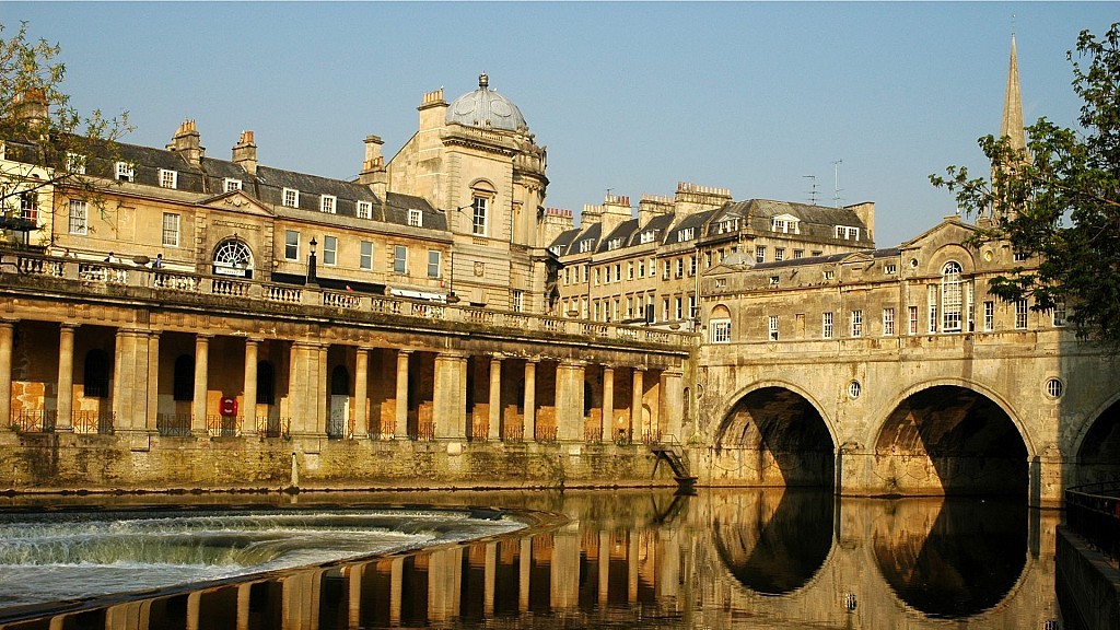 Stonehenge and Bath with Bridgerton Walking Tour