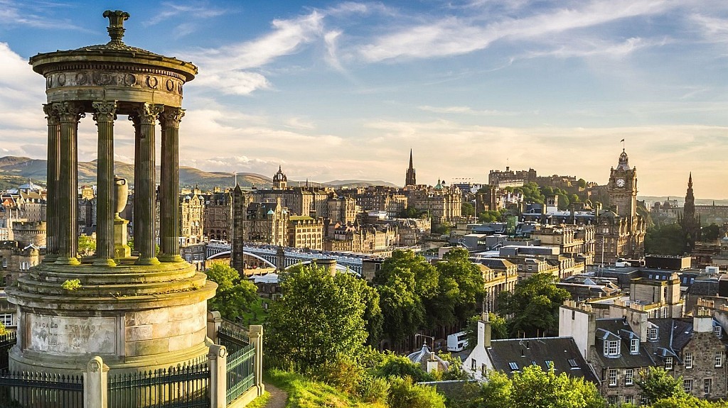 Edinburgh - The Royal City with Castle Entry (standard class)