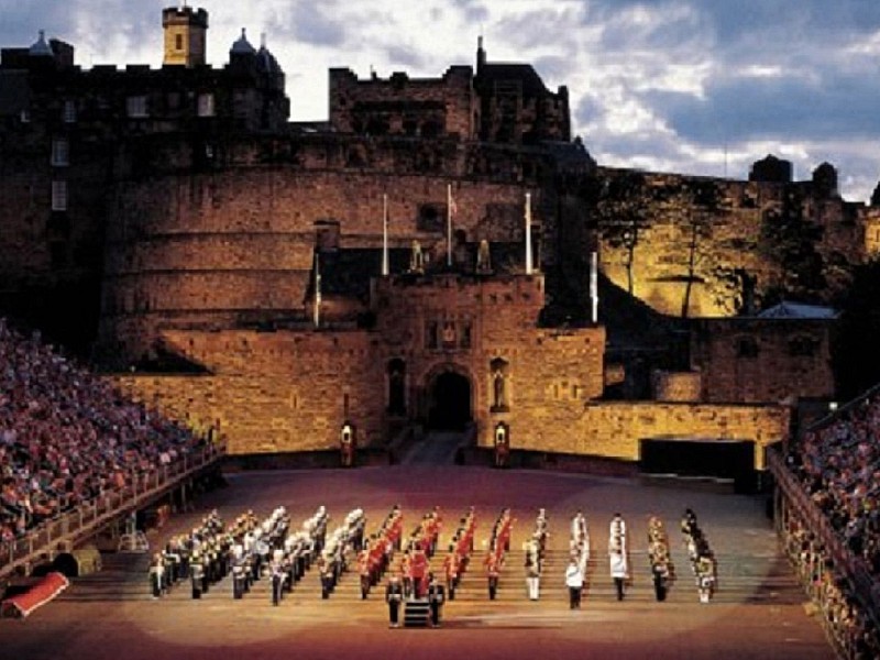 The Royal Edinburgh Military Tattoo Day Tour from Edinburgh